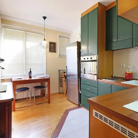 Paradise Starry Suite-city Center * Beograd